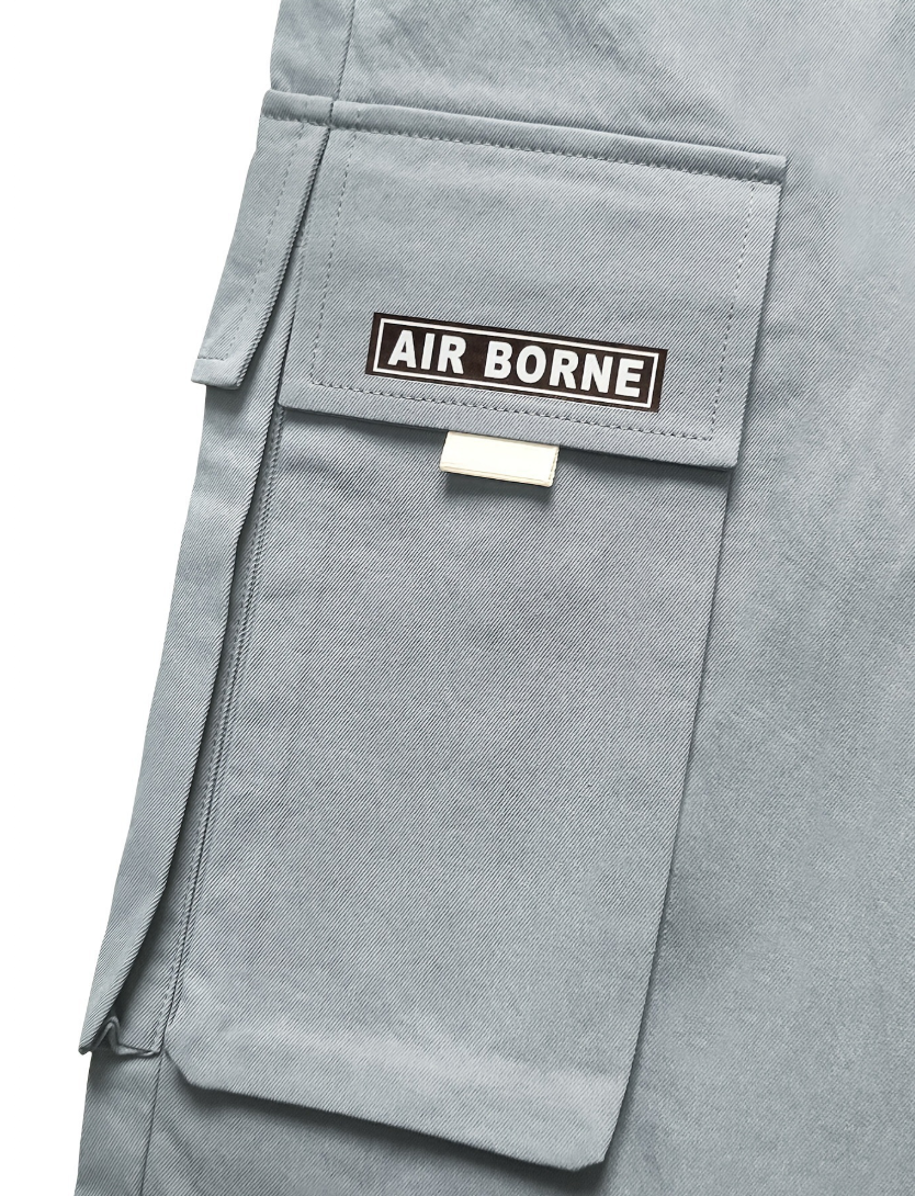 These cargo pants are perfect for daily wear and work, loose, durable, with extra-large pockets.